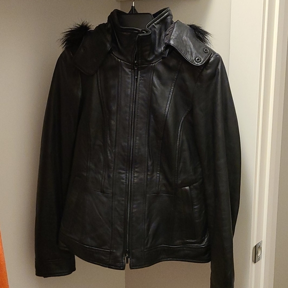 Insulated Leather Jacket with faux fur hood - Picture 1 of 4